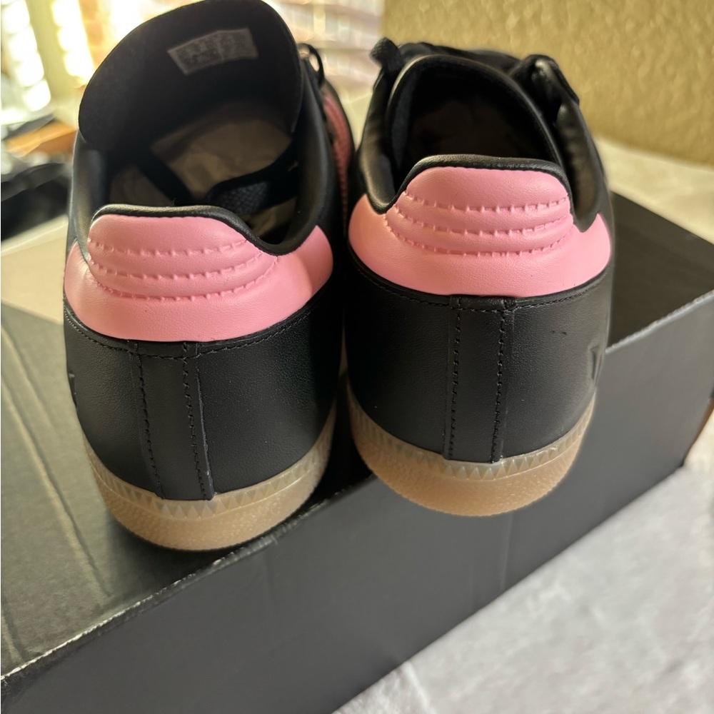 Adidas Samba Messi Women’s Size US 9.5 Black/Pink NWB - Picture 6 of 12